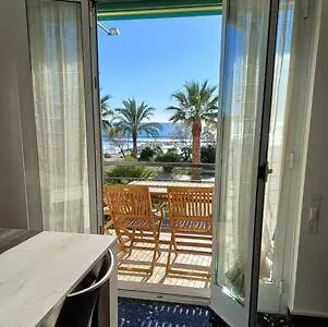 Rivamare 3 Bilocale Fronte Mare contacts